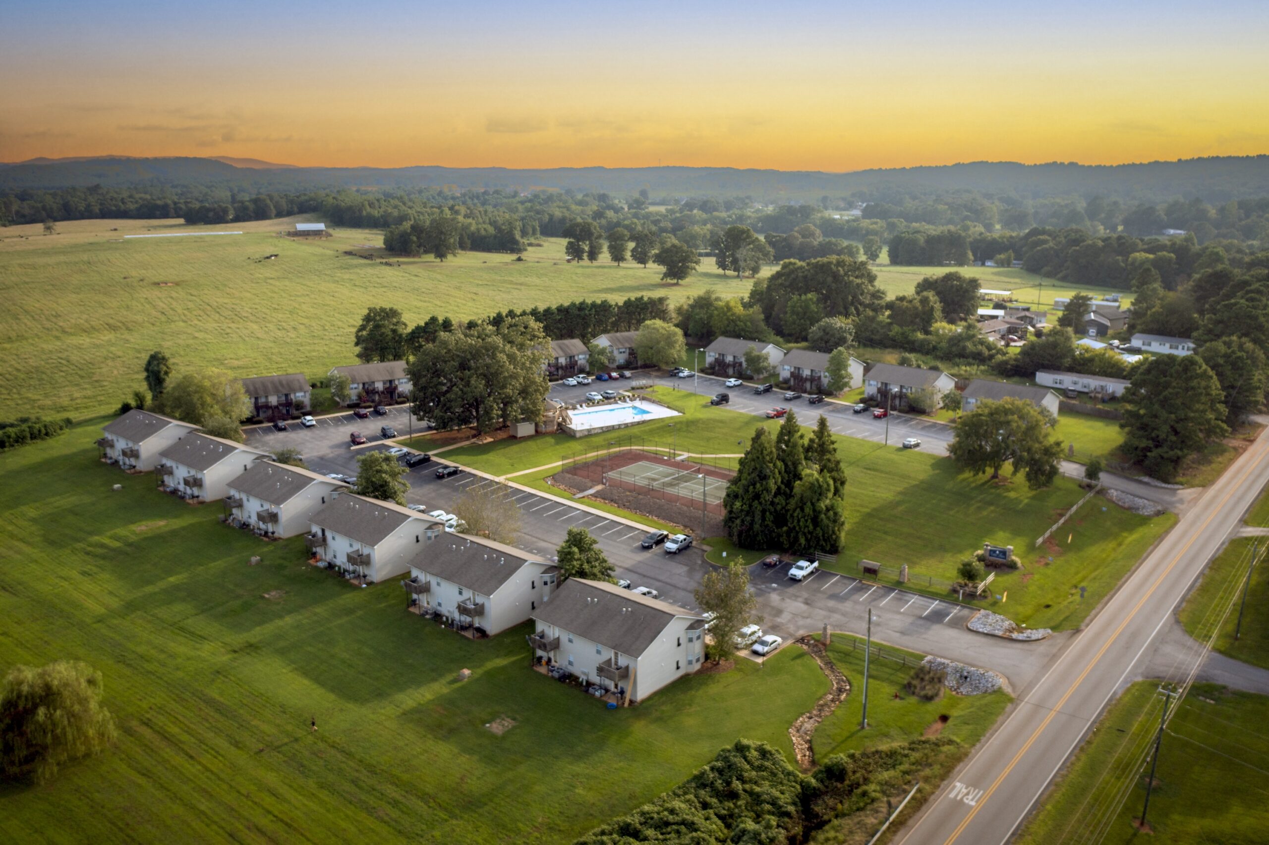 Quiet Apartment complex in Jacksonville, Alabama